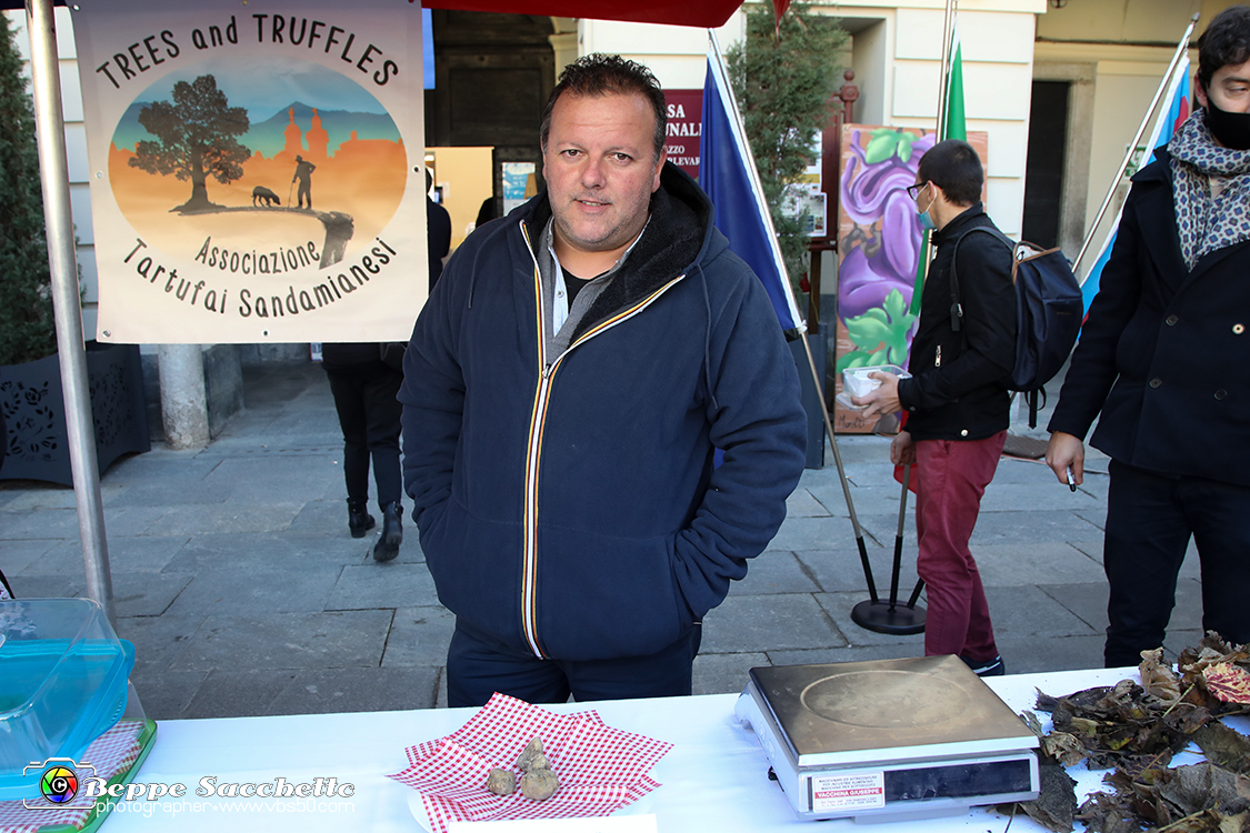 VBS_5579 - 10.ma Fiera Nazionale del Tartufo e Fiera dei Santi.jpg